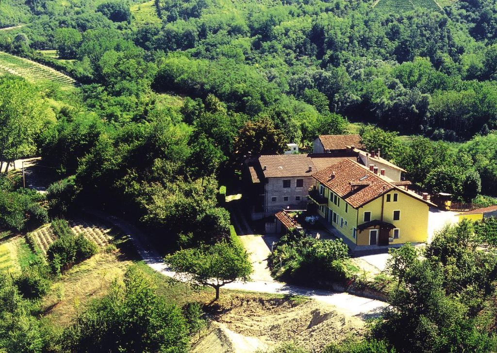 Villa Agriturismo Cascina Vrona à Monteu Roero Extérieur photo