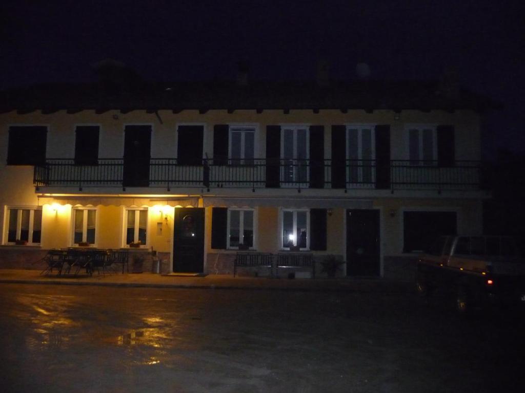 Villa Agriturismo Cascina Vrona à Monteu Roero Extérieur photo